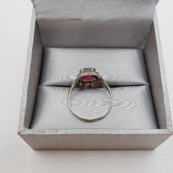 10k Solid White Gold Ruby Filigree Vintage Flower Ring - Picture 7 of 10